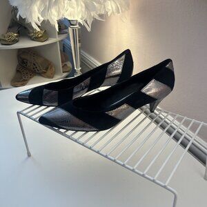Nine West Black & Silver Snakeskin Pointed Toe Pumps – Size 12